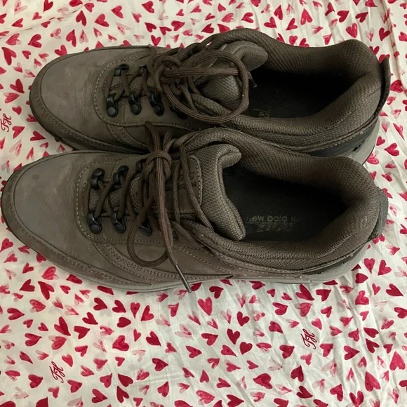 WATERPROOF New Balance Goretex shoes women 9 - Picture 15 of 15